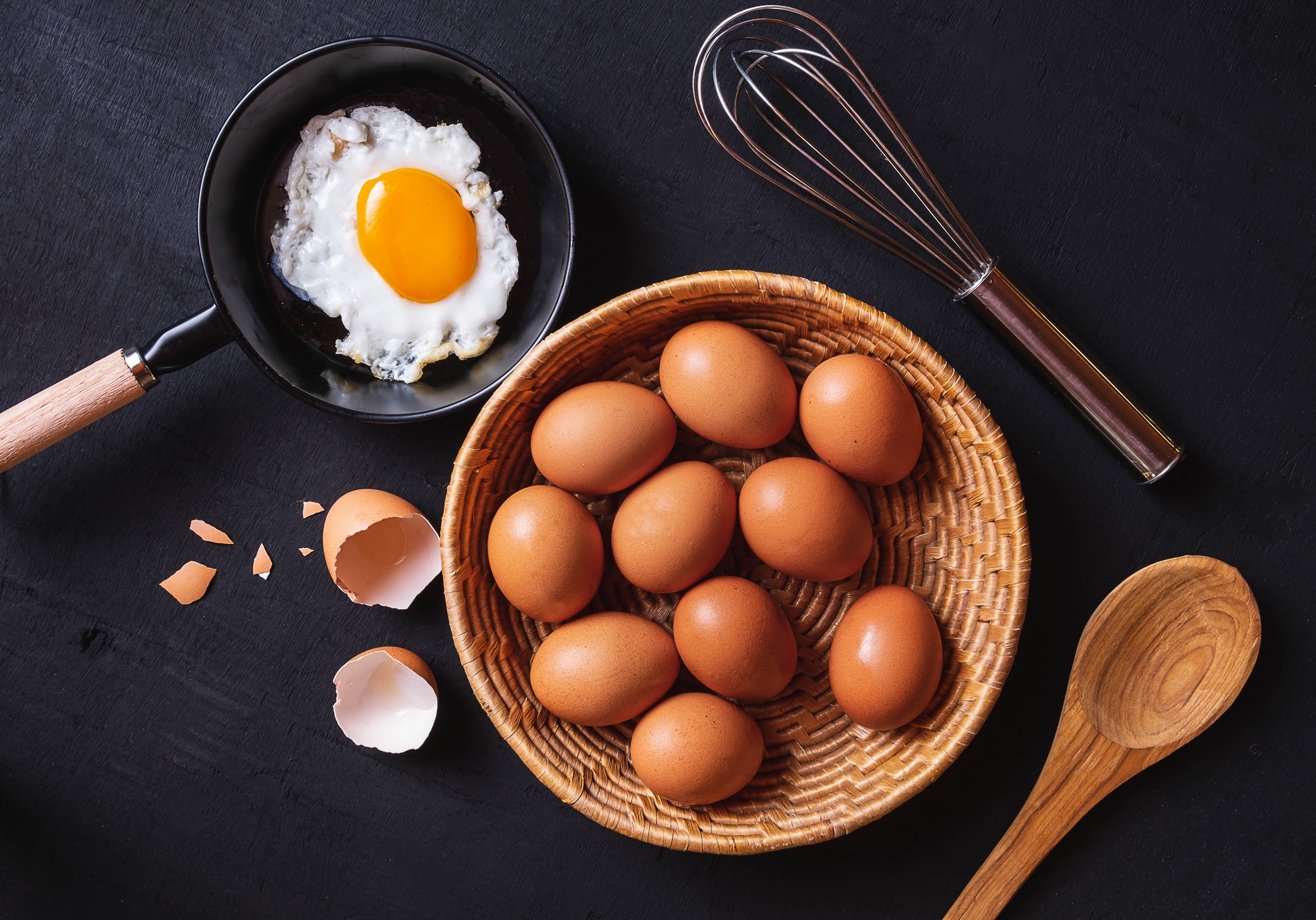 ARE EGGS SAFE TO EAT? WHAT YOU NEED TO KNOW ABOUT BIRD FLU AND FOOD SAFETY