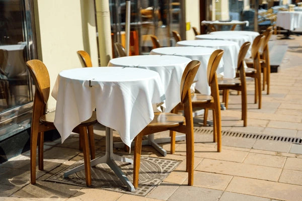 KEEP BIRDS AWAY FROM OUTDOOR DINING AREAS WITH THESE SIMPLE AND HUMANE SOLUTIONS!